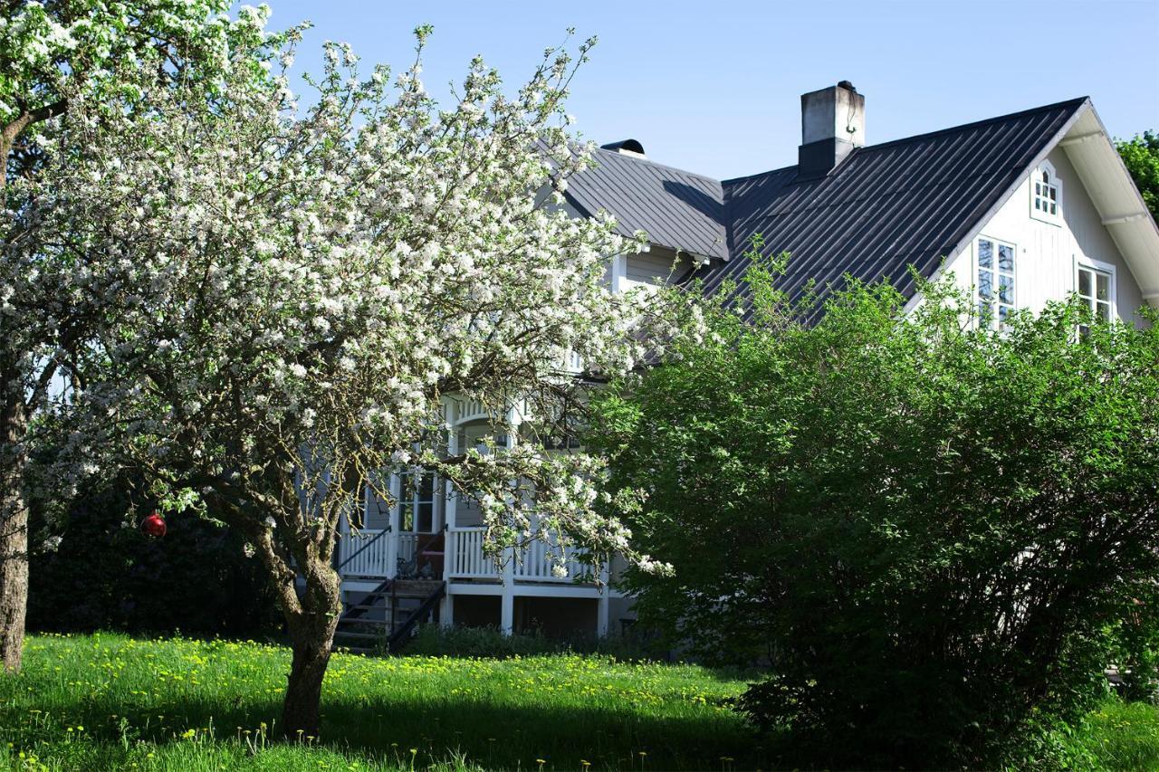 Three Pheasants Boutique Bed And Breakfast Ekeby  Exterior photo